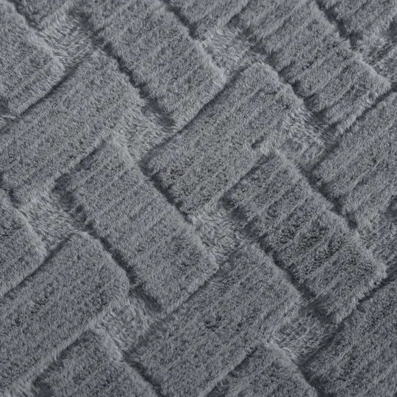 Koolaburra by UGG | NWT Crystelle Faux Fur Throw Blanket – Soft Geo Texture - Picture 9 of 9